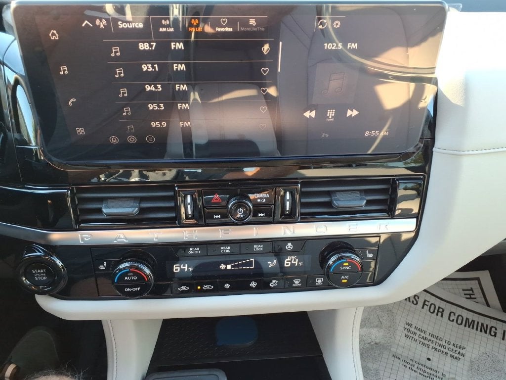 2026 Nissan Pathfinder SL