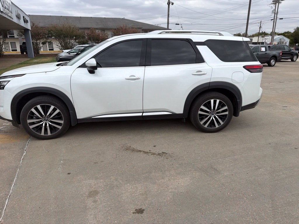 2025 Nissan Pathfinder Platinum
