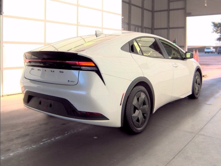 2025 Toyota Prius LE